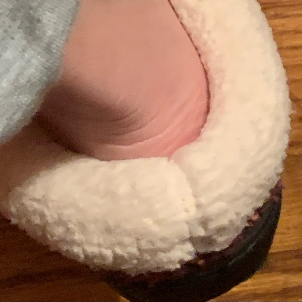 NWOT DEARFOAMS FAUX FUR SLIPPERS - SZ MED 7-8 - Picture 5 of 6
